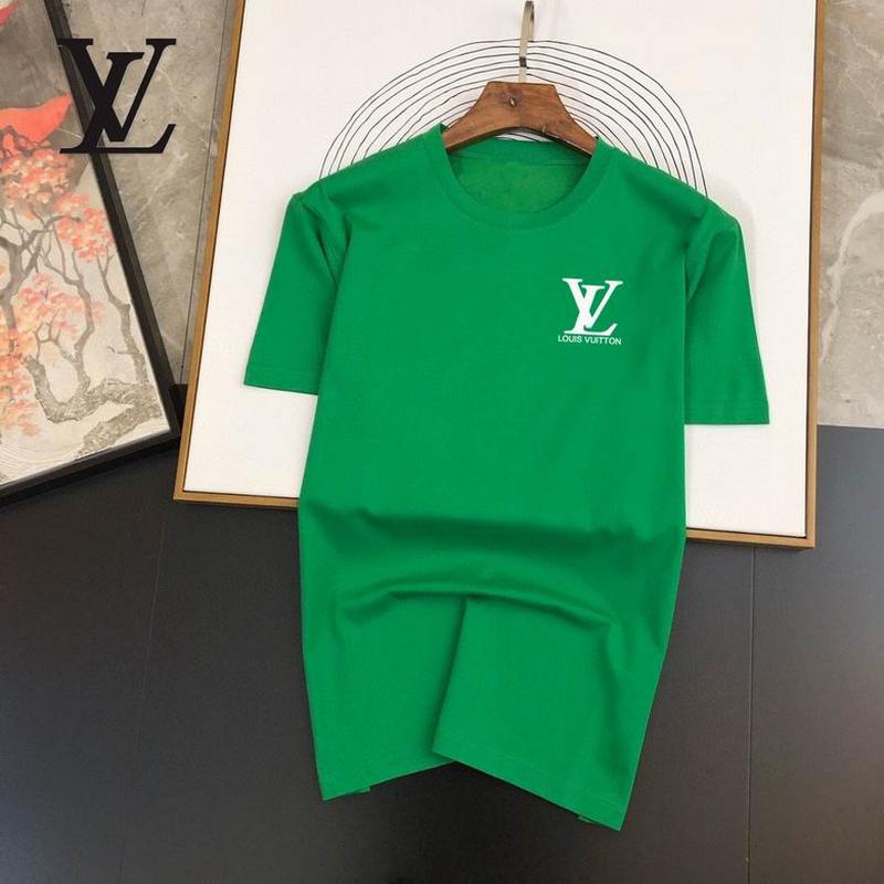 Louis Vuitton Men's T-shirts 94